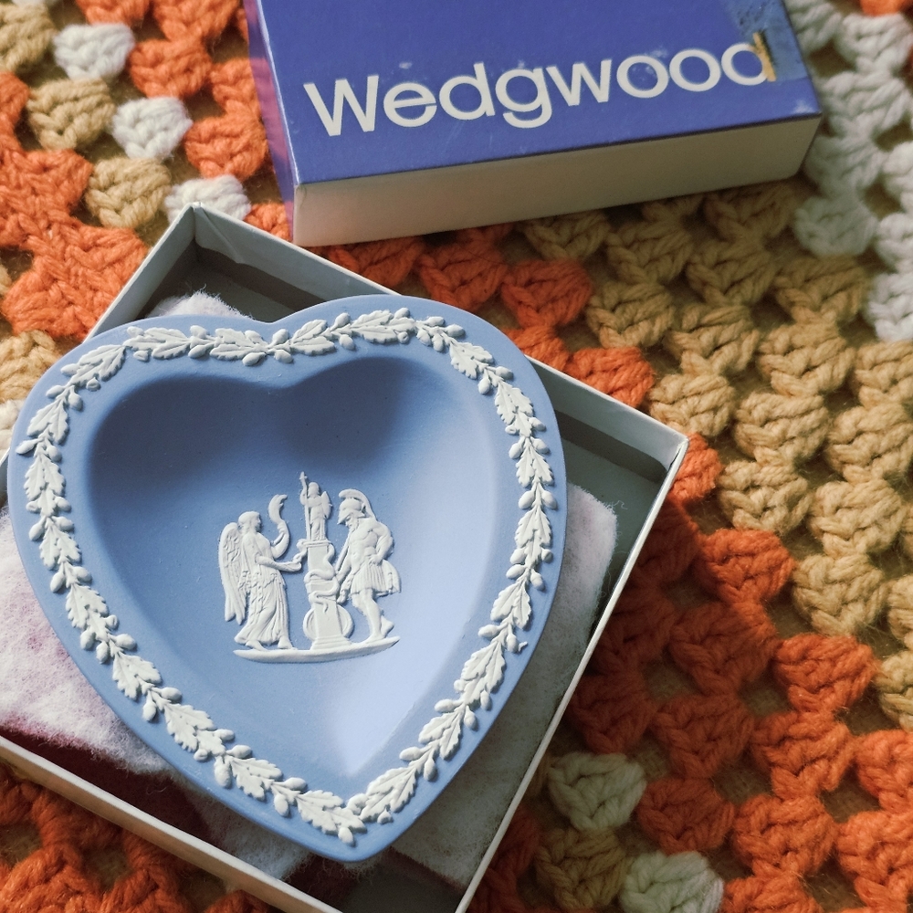 Wedgwood Blue Jasperware Vintage 70s 80s Heart Trinket Dish w/ Original Box